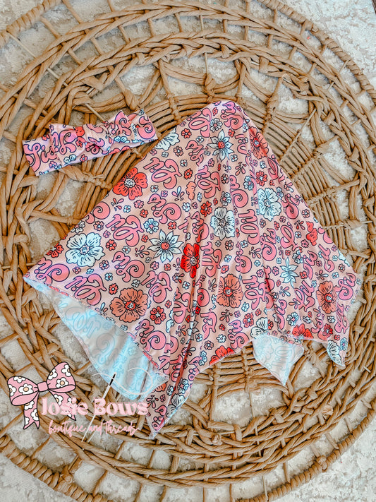 25x25 swaddle + NB bow